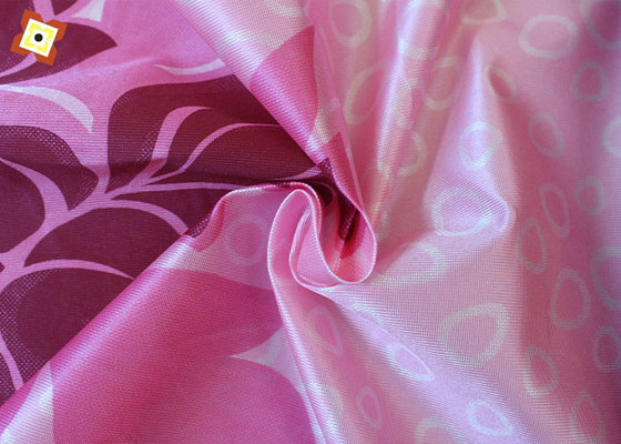 De roze Matras Gewatteerde Gebreide Afwijking van de Stoffen100% Polyester drukte 250cm Breedte